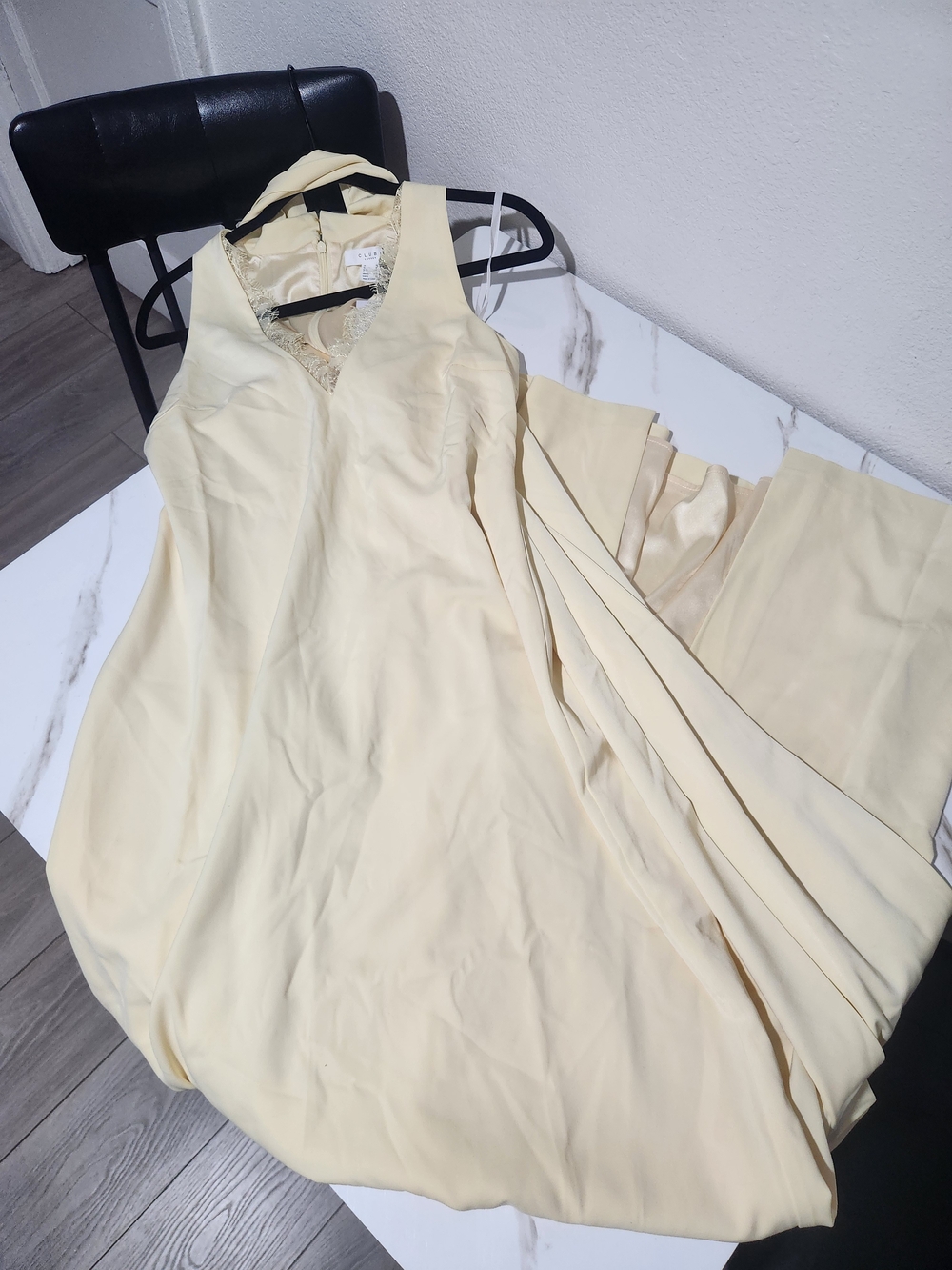 Club L London True Icon
Lemon Satin High-Neck Maxi Slip Dress With Sash